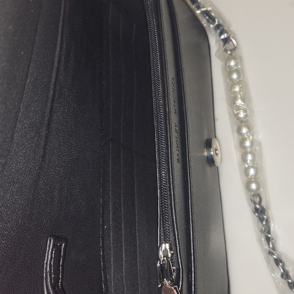 Badgley Mischka Vegan Crossbody NWT - Picture 6 of 8